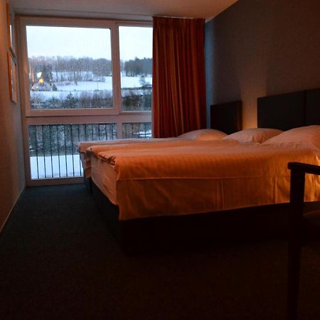 Hotel Les Rives Du Doubs Les Brenets Екстериор снимка