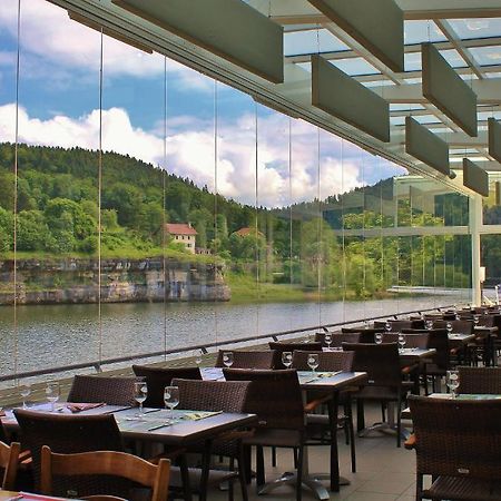 Hotel Les Rives Du Doubs Les Brenets Екстериор снимка