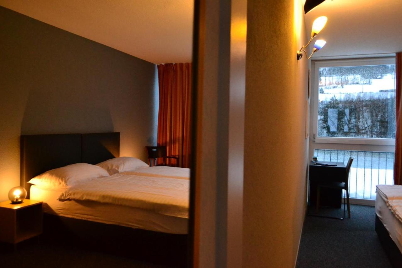 Hotel Les Rives Du Doubs Les Brenets Екстериор снимка