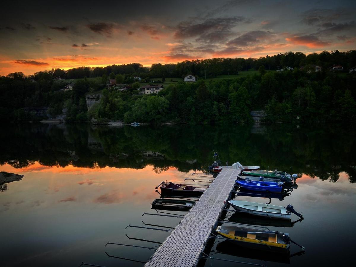 Hotel Les Rives Du Doubs Les Brenets Екстериор снимка