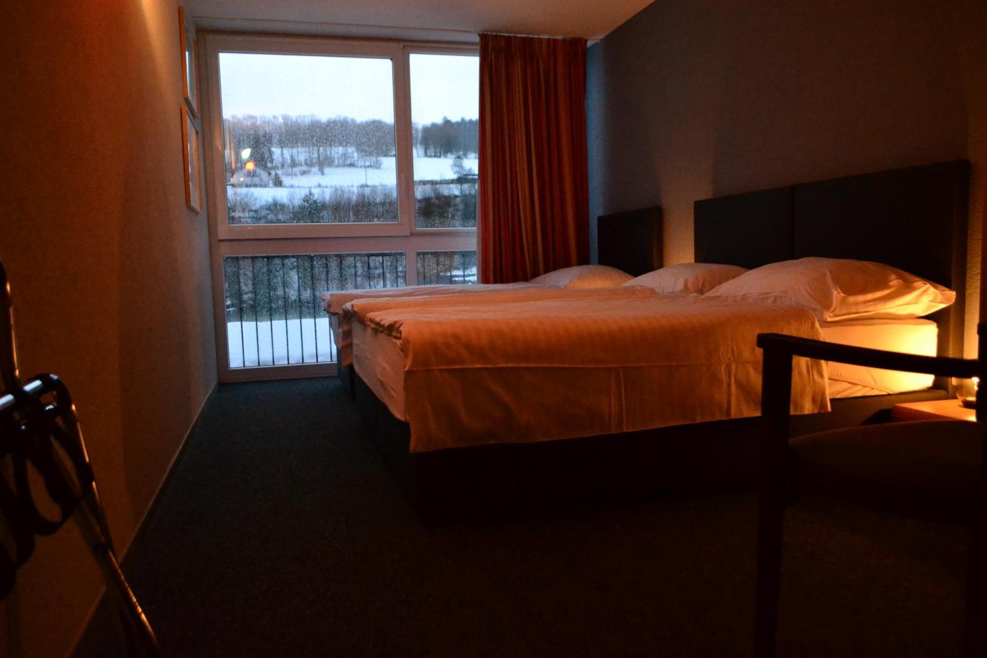 Hotel Les Rives Du Doubs Les Brenets Екстериор снимка