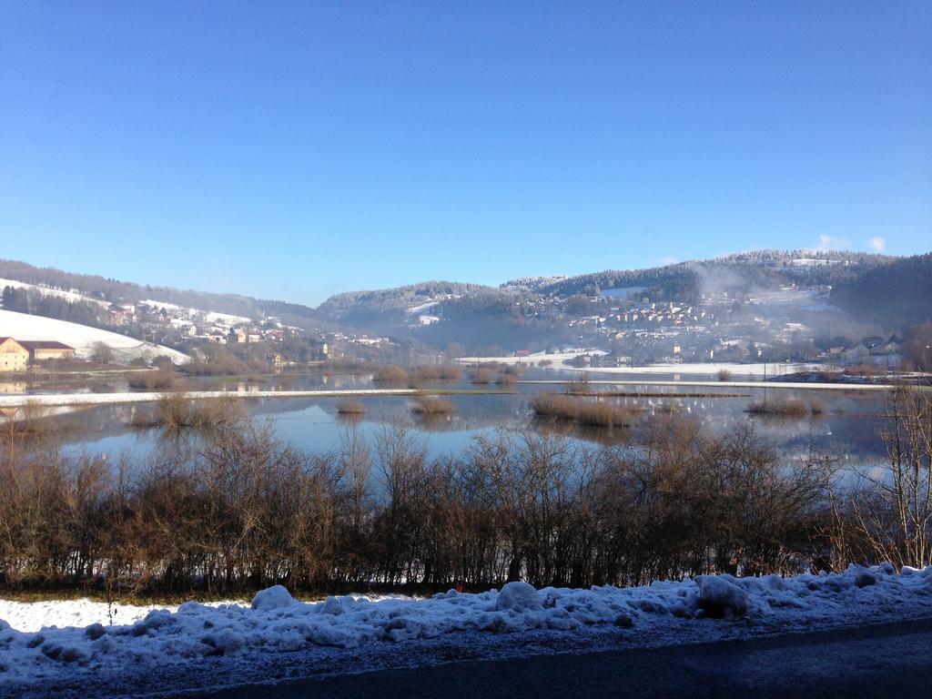 Hotel Les Rives Du Doubs Les Brenets Екстериор снимка