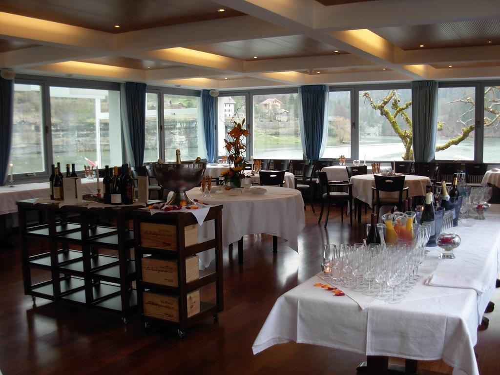 Hotel Les Rives Du Doubs Les Brenets Екстериор снимка