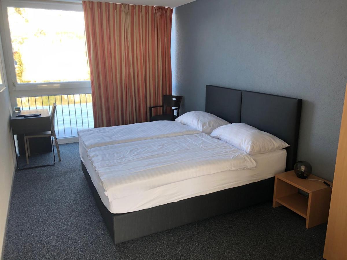 Hotel Les Rives Du Doubs Les Brenets Екстериор снимка