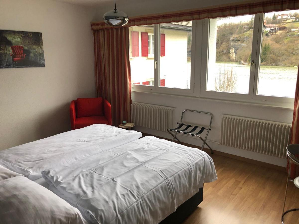 Hotel Les Rives Du Doubs Les Brenets Екстериор снимка