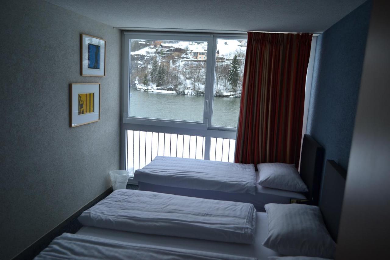 Hotel Les Rives Du Doubs Les Brenets Екстериор снимка