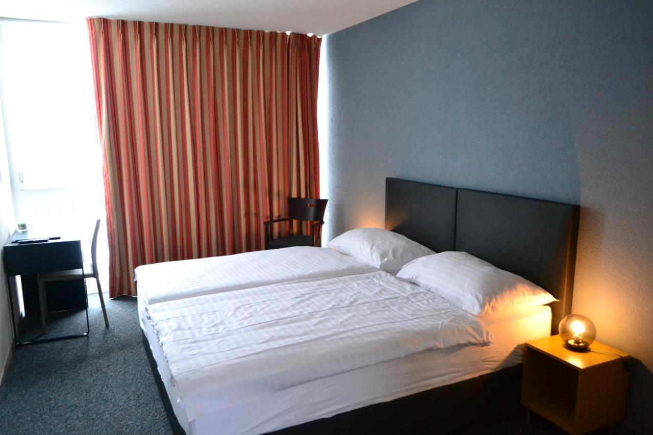 Hotel Les Rives Du Doubs Les Brenets Екстериор снимка