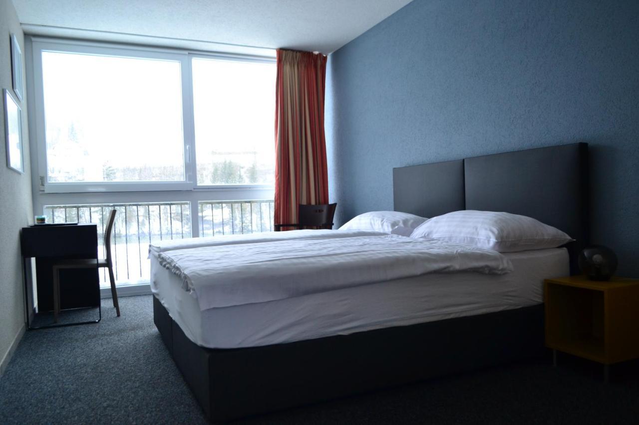 Hotel Les Rives Du Doubs Les Brenets Екстериор снимка