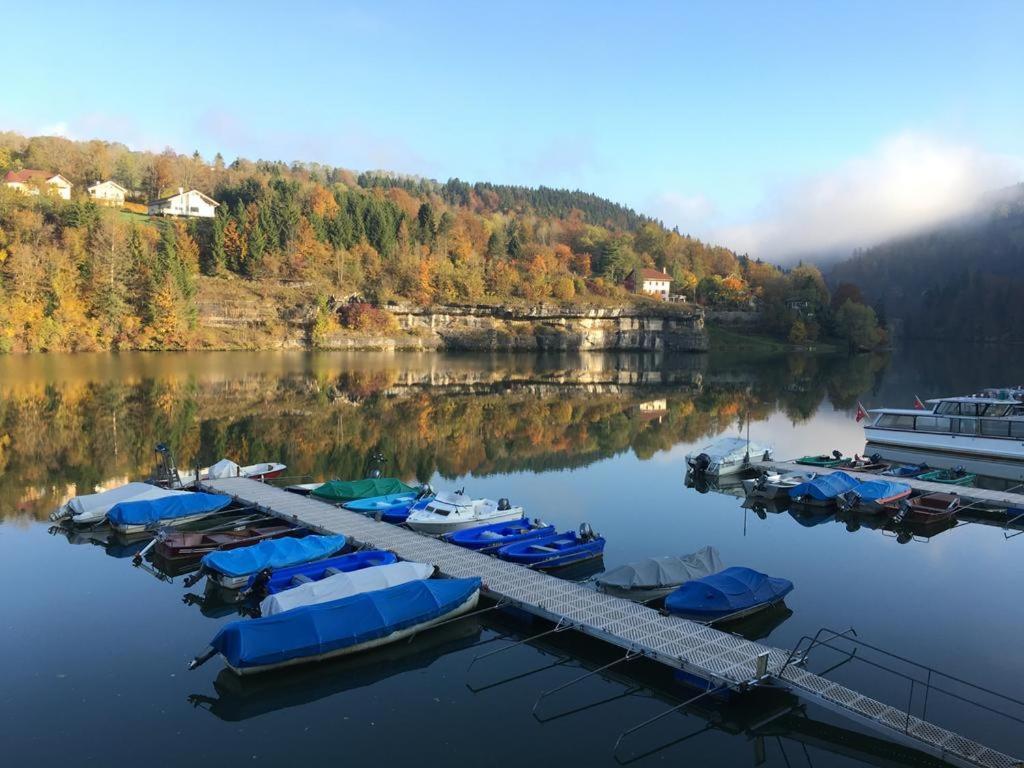 Hotel Les Rives Du Doubs Les Brenets Екстериор снимка